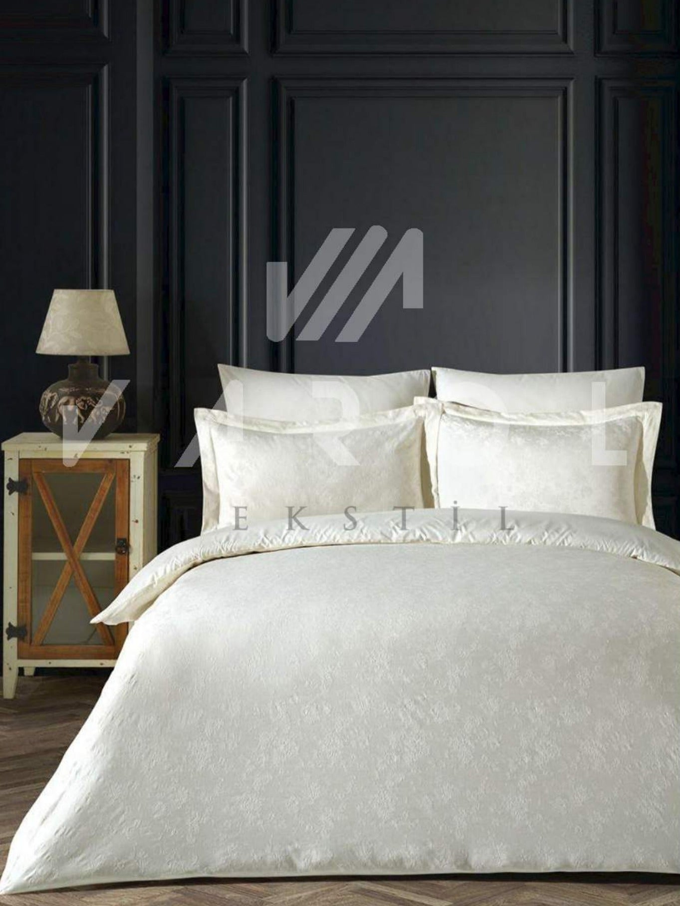 Luxury Cream color jacquard bedding set made of natural 100% cotton of the highest quality of high density. Comfortable, soft, durable. Euro double size. Elfstorenz.