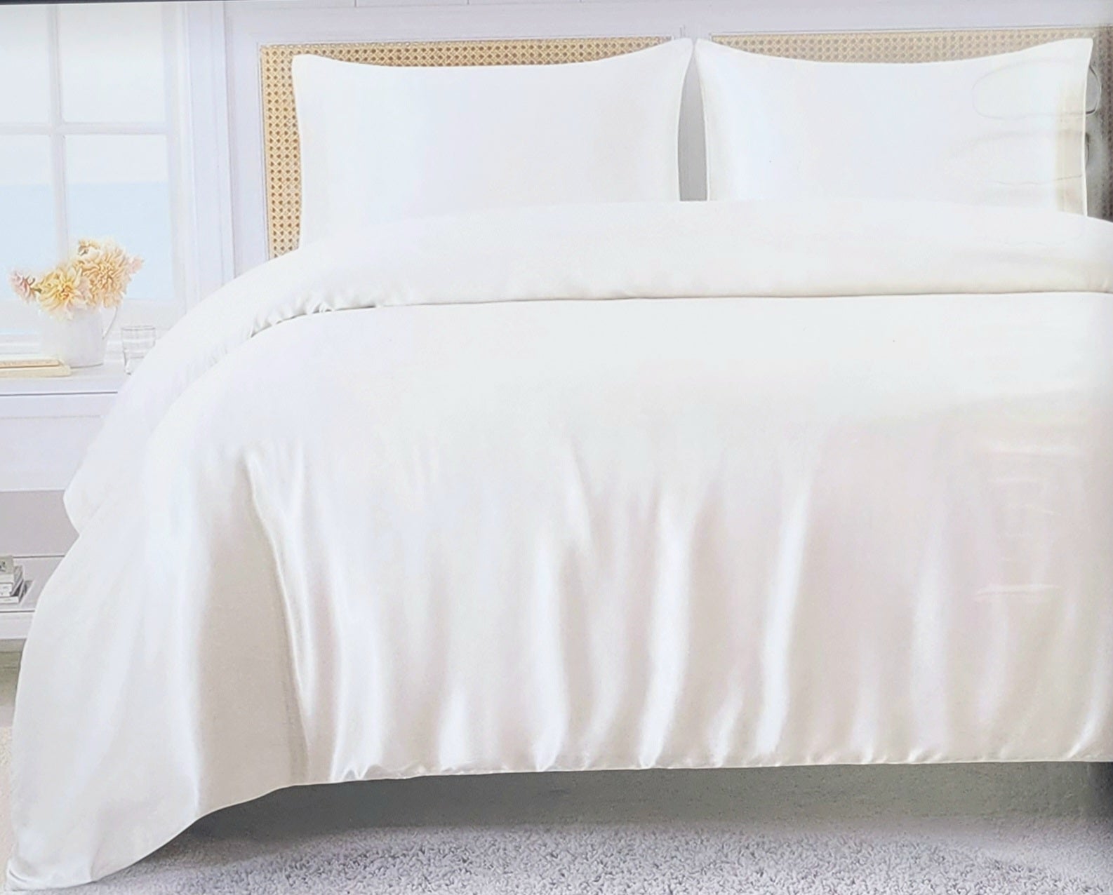 White bedding set made of natural 100% cotton of the highest quality of high density. Comfortable, soft, durable. Elfstorenz.