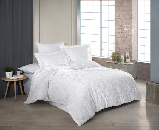 White printed satin bedding set made of natural 100% cotton  of the highest quality of high density. Comfortable, soft, durable. Elfsorenz.